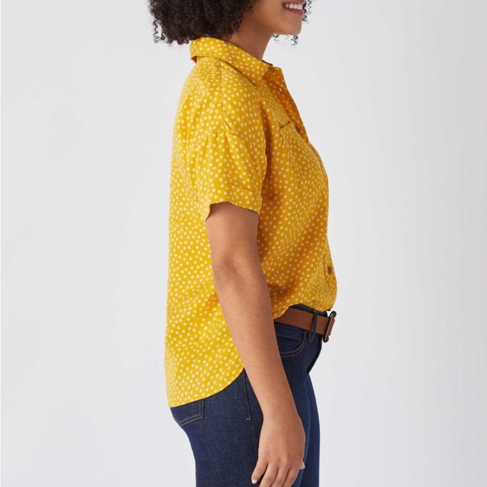 Duluth Trading Co Yellow Polka Dot Short-Sleeve Button-Down Shirt - Picture 2 of 14